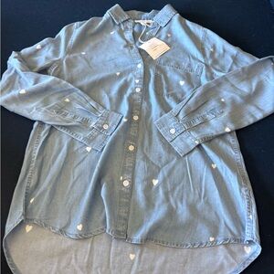 Beachlunchlounge “Sally multi”super soft denim (Golden Sand)Button-Up w/ hearts🤍